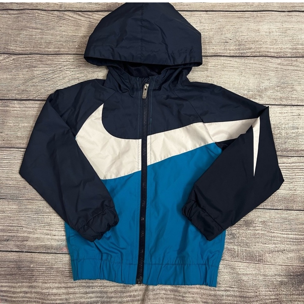 Nike Windrunner jacket size 6 boys